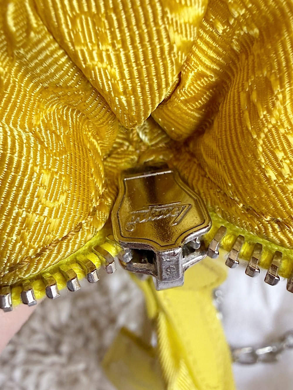 PRADA Re-Edition 2005 yellow Re-Nylon tessuto multi pochette crossbody bag - Picture 13 of 16